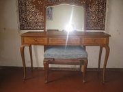 ПРОДАМ старинную арабскую мебель из дуба: комод, трюмо, 2 тумбочки, пу