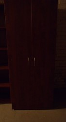 Продам б/у шкаф офисный (гардеробный)