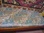 односпальная кровать с ортопедическим матрацем