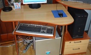Продаю б/у компьютерный стол